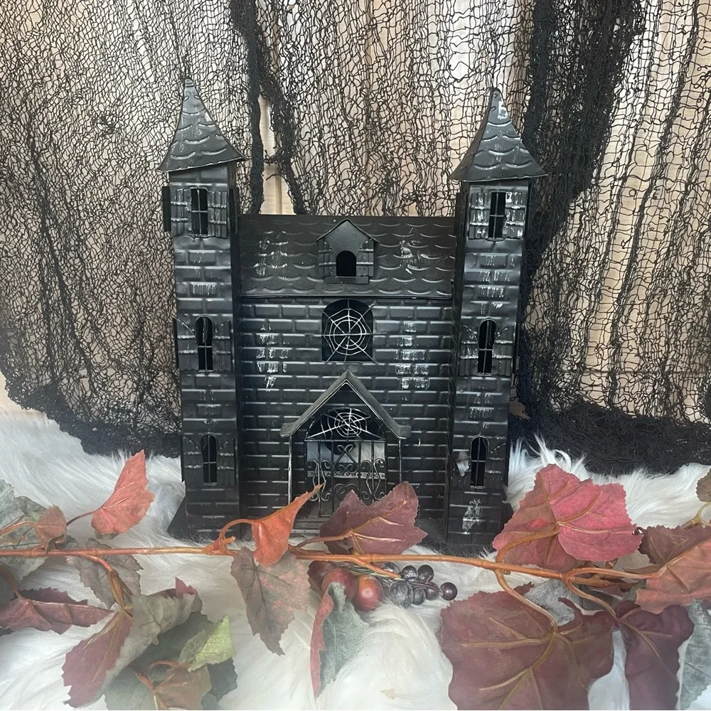 Rare VTG Halloween 2006 Target Medium Tin Haunted House